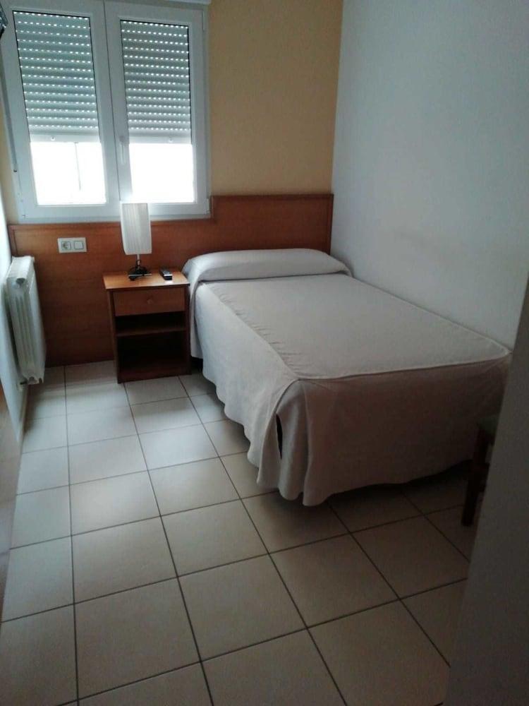 Pension Residencia Caola Arteixo Εξωτερικό φωτογραφία
